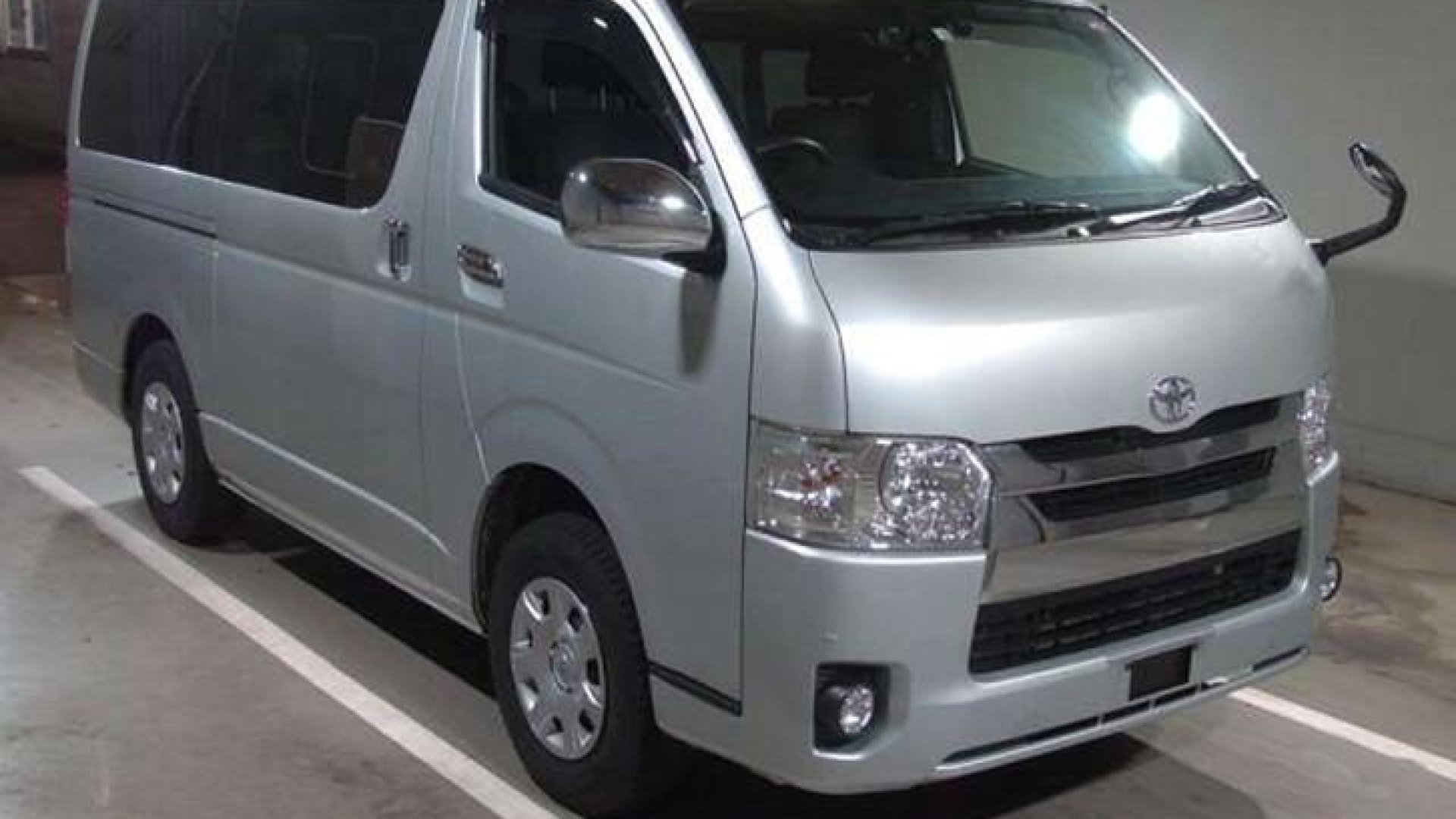 Toyota Hiace 214